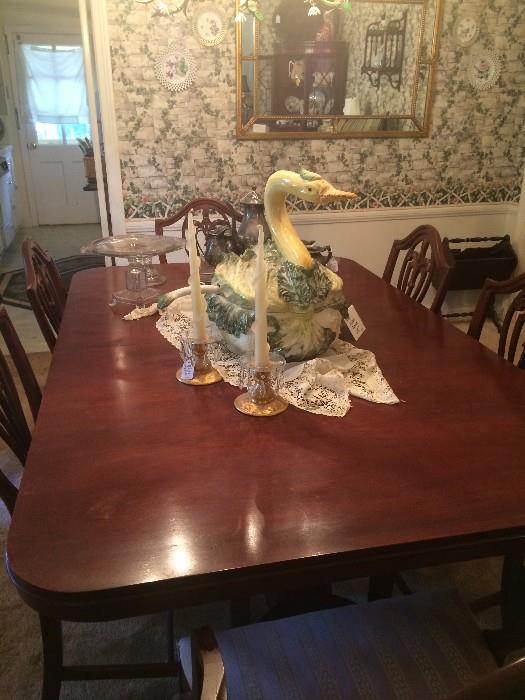 Duncan Phyfe table & 6 chairs; large goose tureen