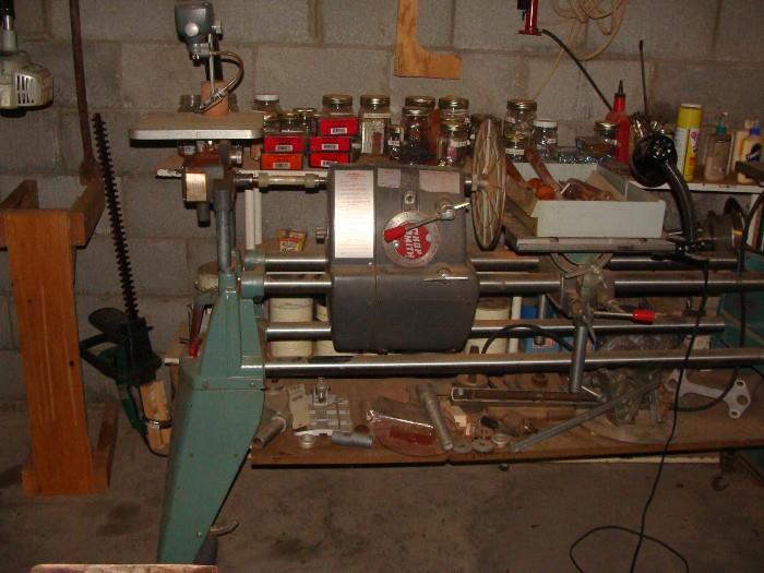 Shop Smith Wood Lathe in excellent condition including Tools!