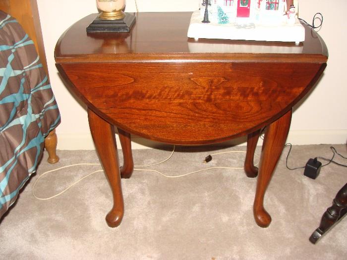 Queen Anne Style Drop Leaf Occasional Table