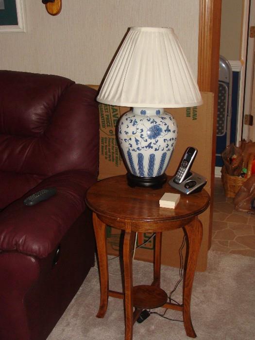 Occasional/Lamp table with Lamp