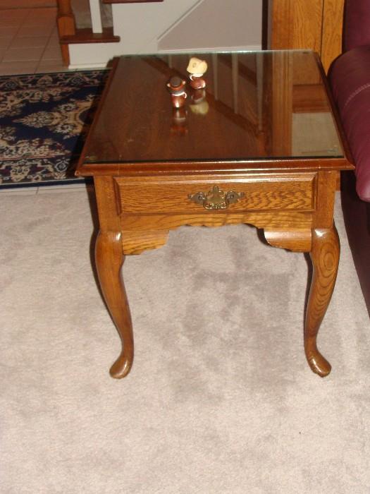 Queen Anne style Occasional/End table