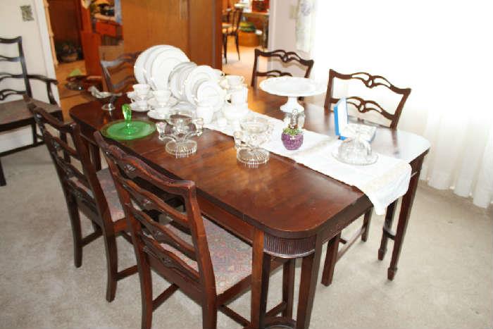 Mahogany Dining Table - 3 Leaves - 6 Chairs. Flintridge China, Bon-Lite