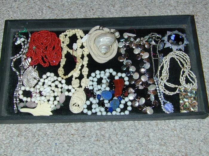 Did me mention we have tons of jewelry this week...
