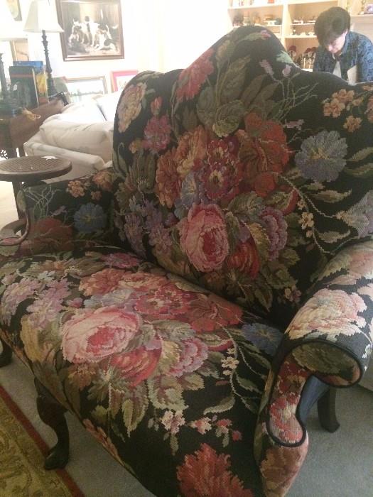 Lovely settee with large floral pattern 