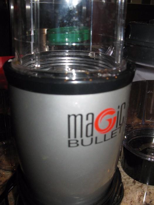 Magic Bullet - comes with 20 plus pieces