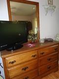 dresser w/mirror