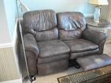 DOUBLE RECLINER