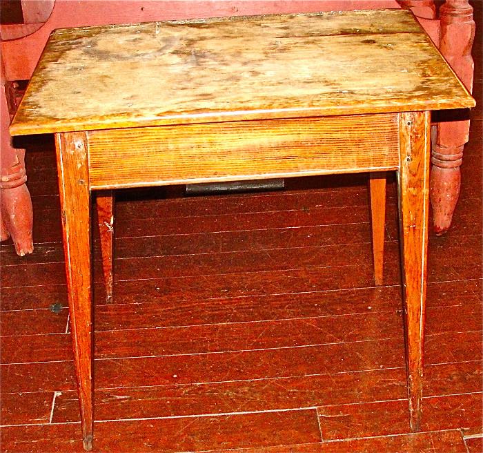 Early Heart Pine Splay Legged Table c. 1820 - Petersburg Provenance