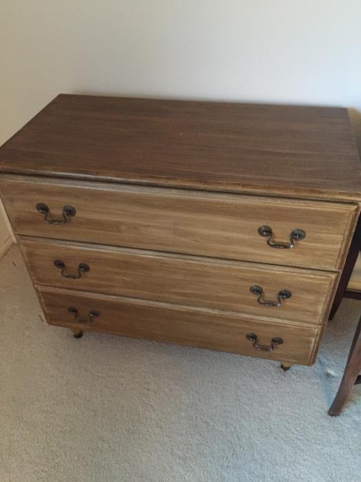  three drawer chest of drawers