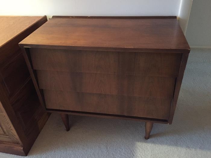 Mid century chest of drawers