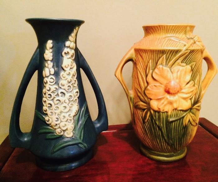 Two Roseville vases in perfect condition