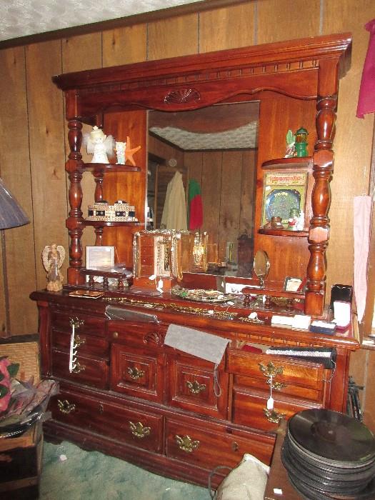 Large dresser (matches tall chest & queen bed)