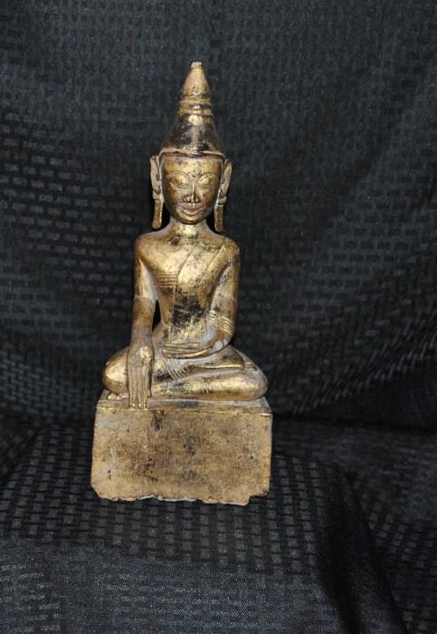 Thai Wood Carving of Seated Buddha on DIas, Gilt, Sutra 19th Century 32.5 cm