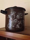 1960s enamel pot