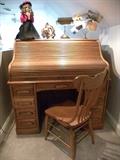  Beautiful Antique Roll Top Desk..Excellent Condition.  Non-smokers....Priced at   $2,250.