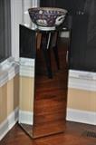Beveled Mirrored Pedestal (3)