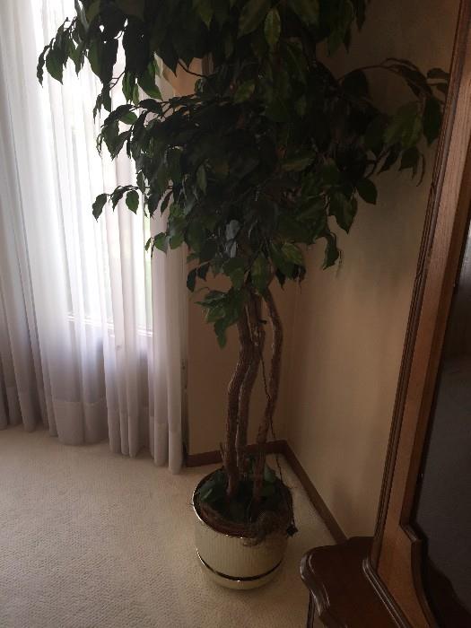 ARTIFICIAL TREE