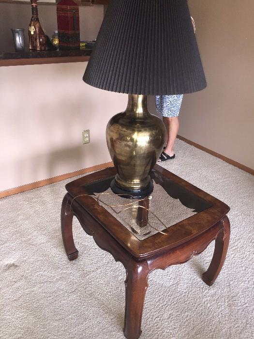 GORGEOUS AMERICAN FURNITURE CLASSICS SQUARE SIDE TABLE