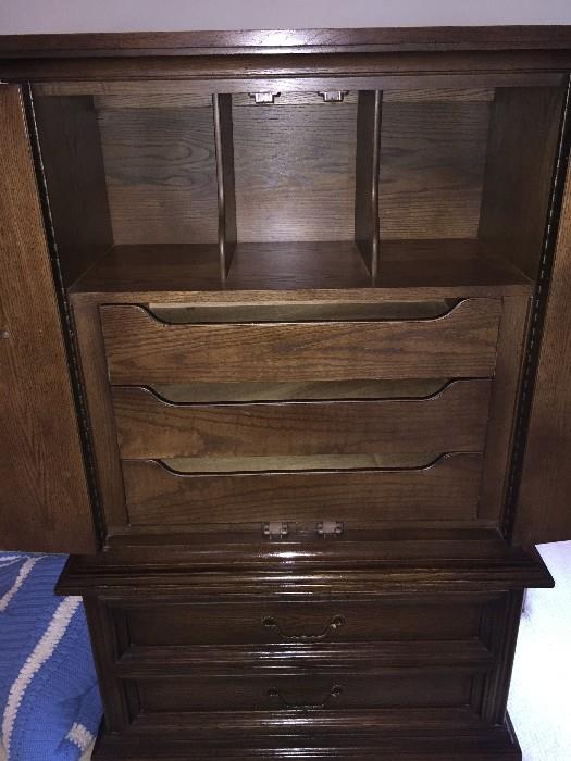 AMERICAN OF MARYSVILLE DRESSER