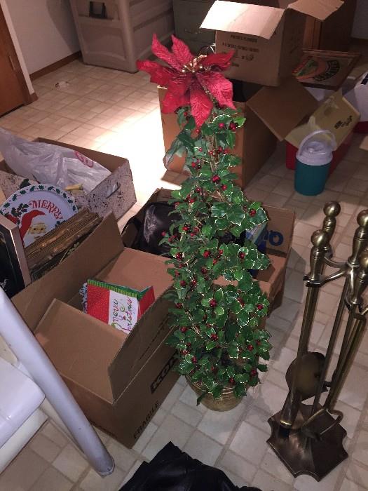 HOLIDAY DECOR