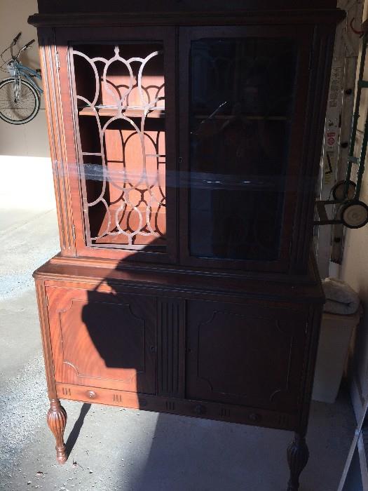 ANTIQUE CHINA CABINET ( BROKEN GLASS ONE SIDE) SOLD AS IS