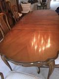 STUNNING LONG DINING ROOM TABLE WITH CURVED LEGS BY DREXEL ( COMES WITH 6 CHAIRS)