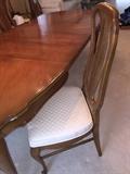 STUNNING LONG DINING ROOM TABLE WITH CURVED LEGS BY DREXEL ( COMES WITH 6 CHAIRS)