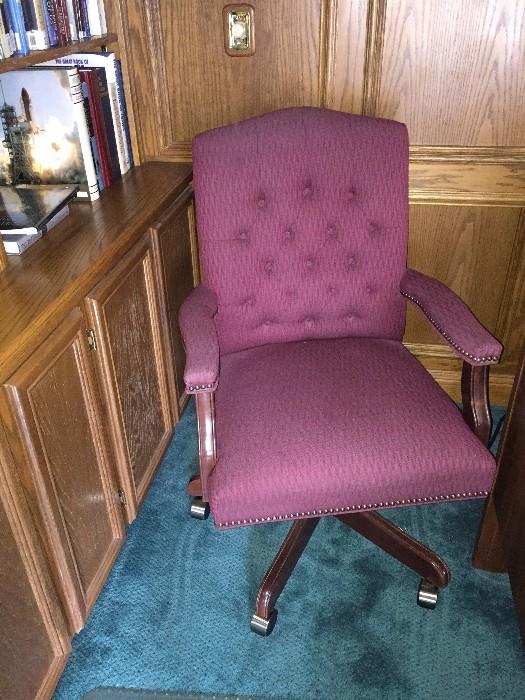 OFFICE CHAIR