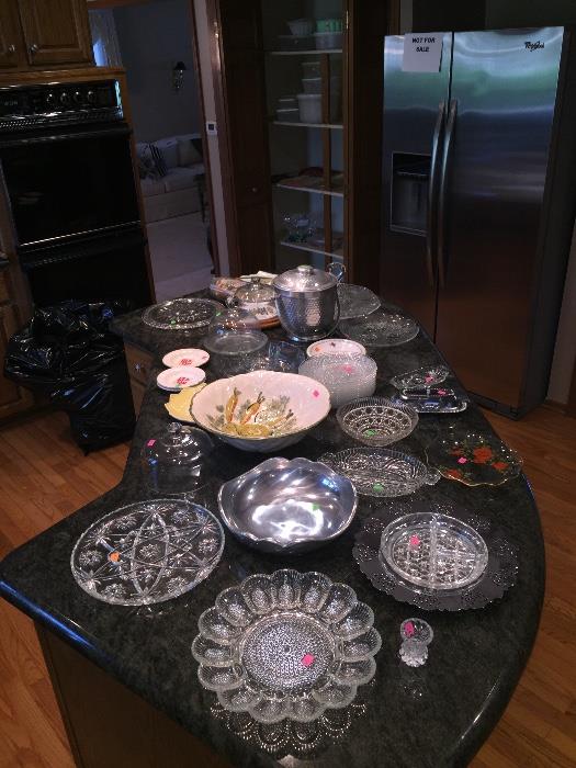 GLASSWARE AND KITCHENWARE