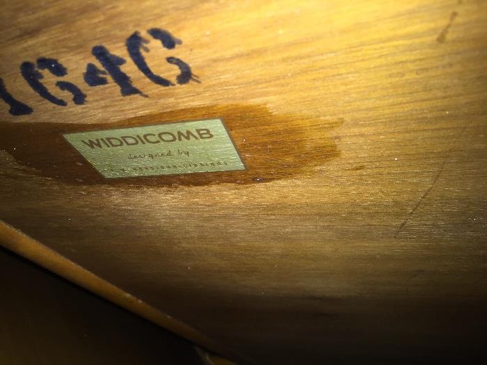 WIDDICOMB T. H. ROBSJOHN GIBBINGS MAGAZINE/ NEWSPAPER TABLE MID-CENTURY MODERN