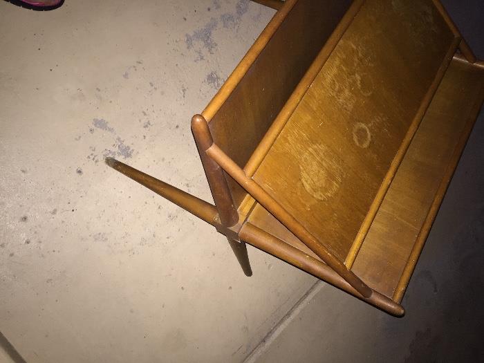 WIDDICOMB T. H. ROBSJOHN GIBBINGS MAGAZINE/ NEWSPAPER TABLE MID-CENTURY MODERN