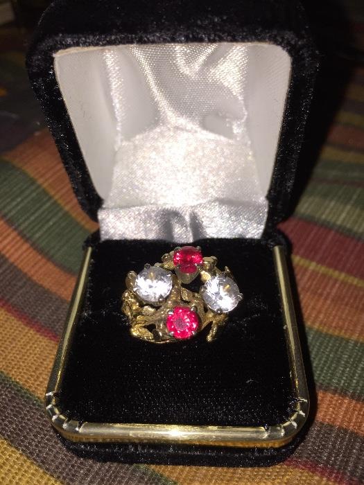 14K GOLD RING WITH RUBYS
