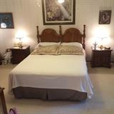 bed/mattress / box spring