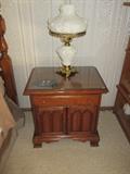 nite stand / hurricane lamp