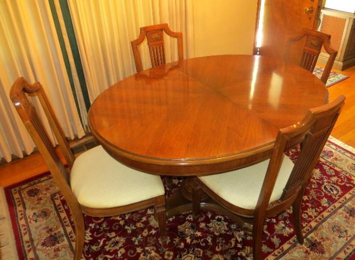 Thomasville Dining Table Comes with 2 Leaves (not shown) with 4 chairs