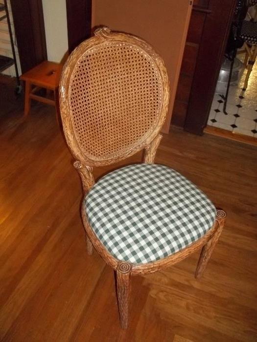 Set of 4 Chairs (Perfect Condition)!