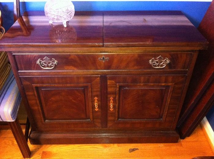 Drexel mahogany server, some damage on top, but still a nice piece.