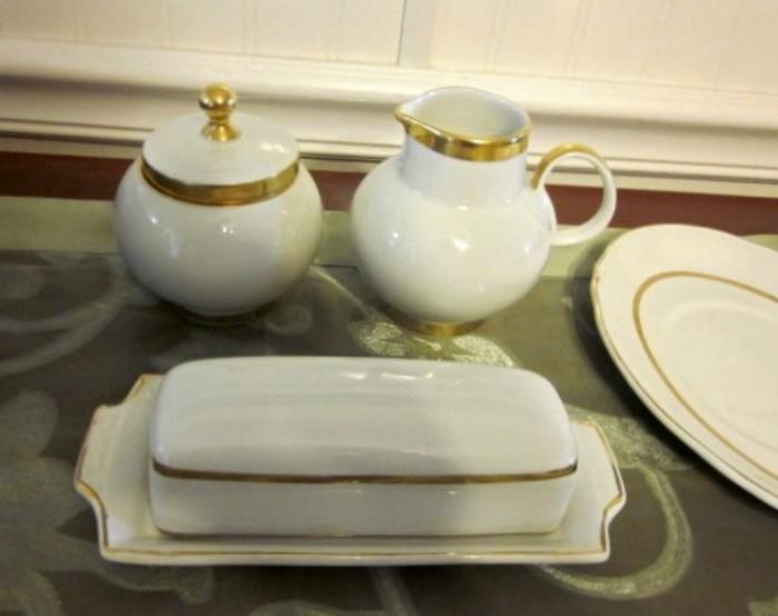 Alfred Meakin, England, creamer, sugar and butter dish (coordinates with the Wedgwood china nicely).