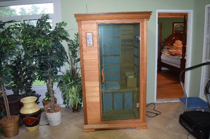 Sunlight Saunas Armanda Signature Series Sauna Like New. Inside and outside programmable settings, High quality marine radio MPS player. Basswood, Unique Solocarbon Heaters Infrared Sauna