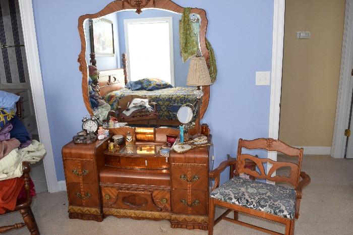 Antique Dressing Table matches bedroom suite