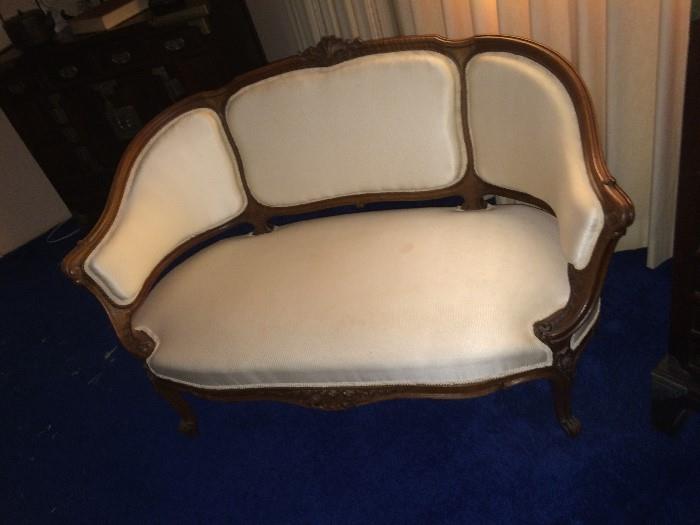 FRENCH COUNTRY SETTEE