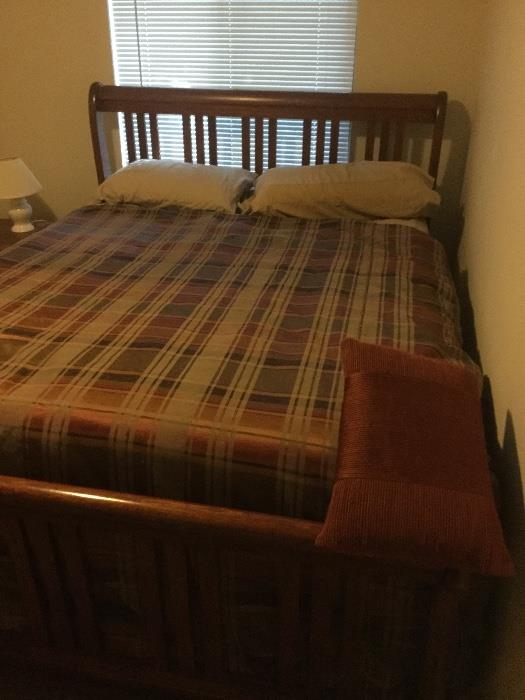 queen size bed