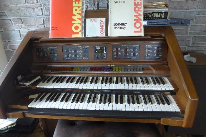 Lowrey Heritage Theater Organ