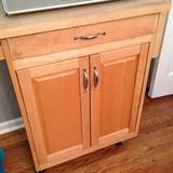 Rolling kitchen island