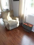 reclining arm chair matches the sectional sofa