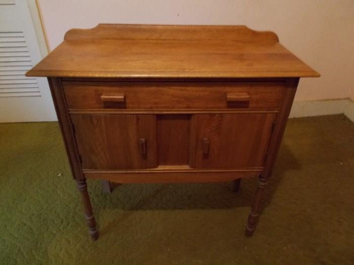 VINTAGE Oak Buffett/Server - Smaller size will fit perfectly in an apartment/foyer - GREAT PIECE!!!! Have never seen one this size!!!!!!!!