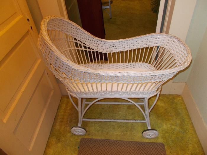 White Baby Bassinet on Wheels - 2 Pieces - Bassinet comes of the base - a REALLY cool piece!!!!!!!!