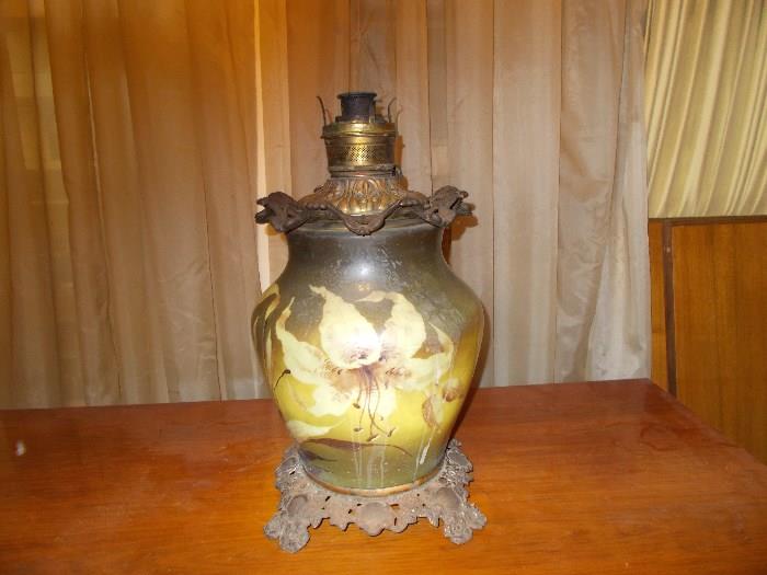VINTAGE "Gone With The Wind" Lamp - NOT ELECTRIFIED!!!!! - 18.5" Tall without Globe - Brass Base and Top - REALLY PRETTY!!!! - 