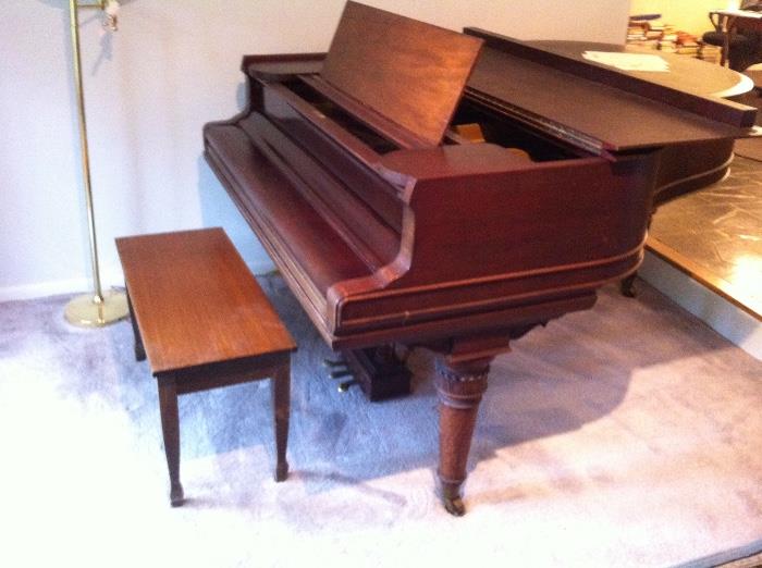 Beautiful antique Baby Grand Piano made in 1905 by Mason & Hamlin. Appraised and references upon request.