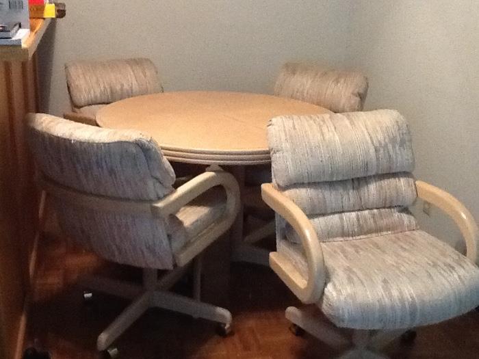 Dinette set with 4 chairs and leaf. 